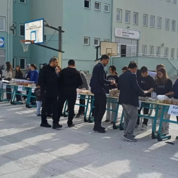 Gazze İçin Dayanışma Kermesi – İlhan Kuşan Ortaokulu