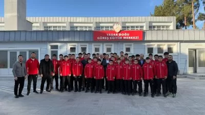 Vali TAVLI’dan Kavak’ta Genç Güreşçilere Destek ve Yeni Eğitim Projesine İnceleme